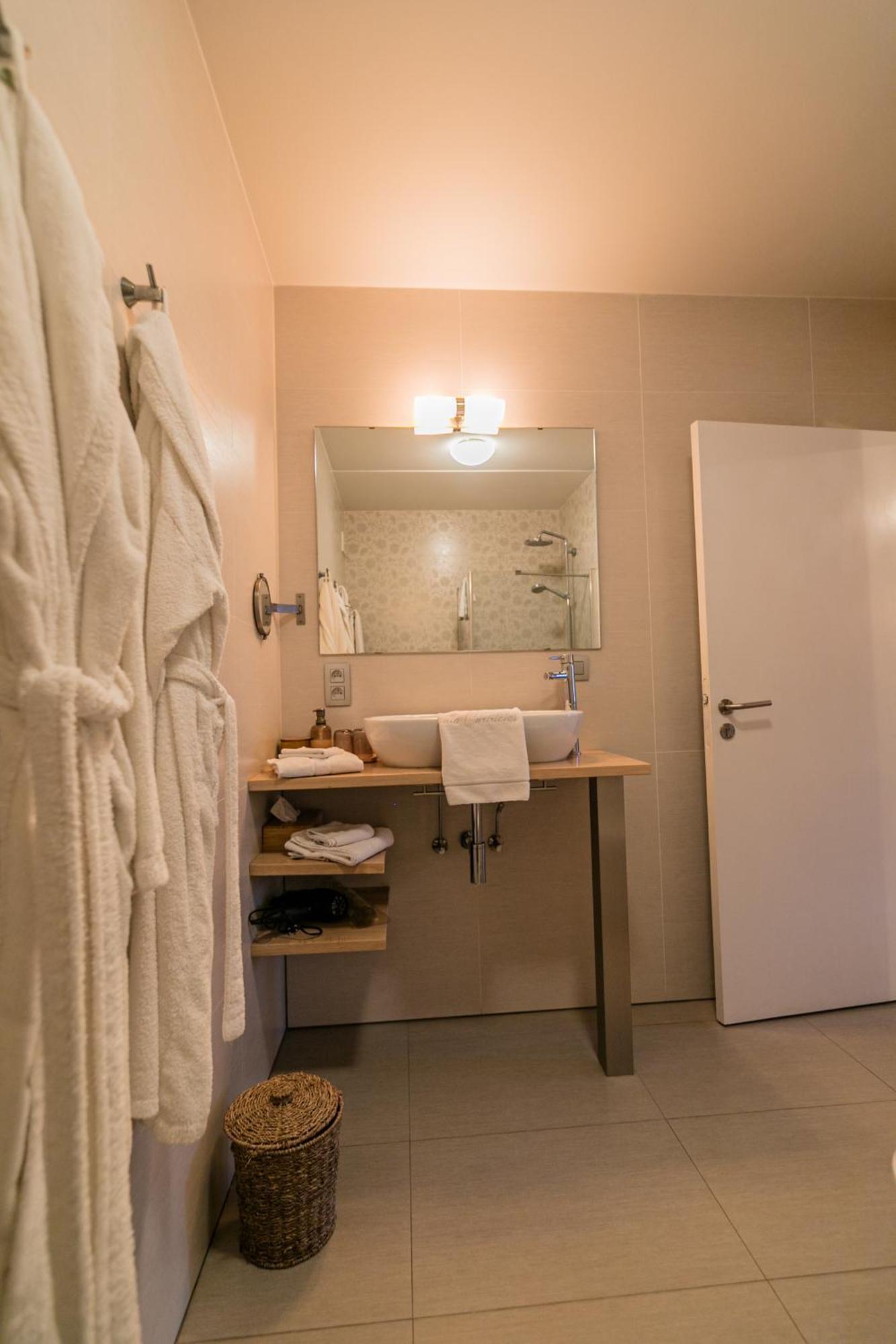 B&B Villa Curtricias Kortessem Esterno foto